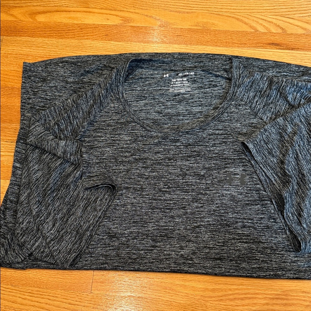 Under Armour Gray Short Sleeve Tee